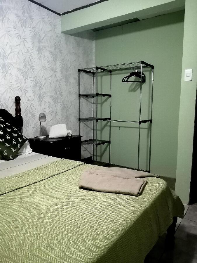 Airport Traveler'S Home Alajuela Dış mekan fotoğraf