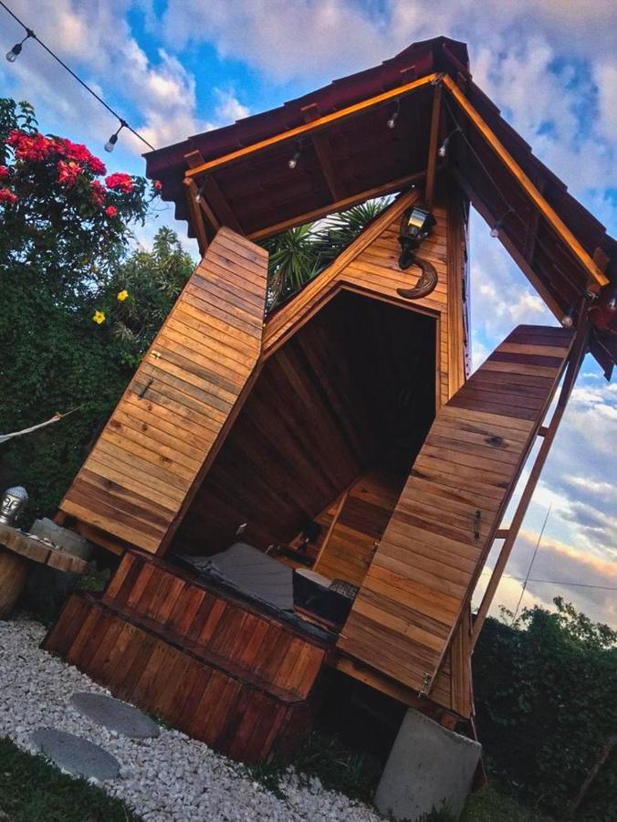Airport Traveler'S Home Alajuela Dış mekan fotoğraf