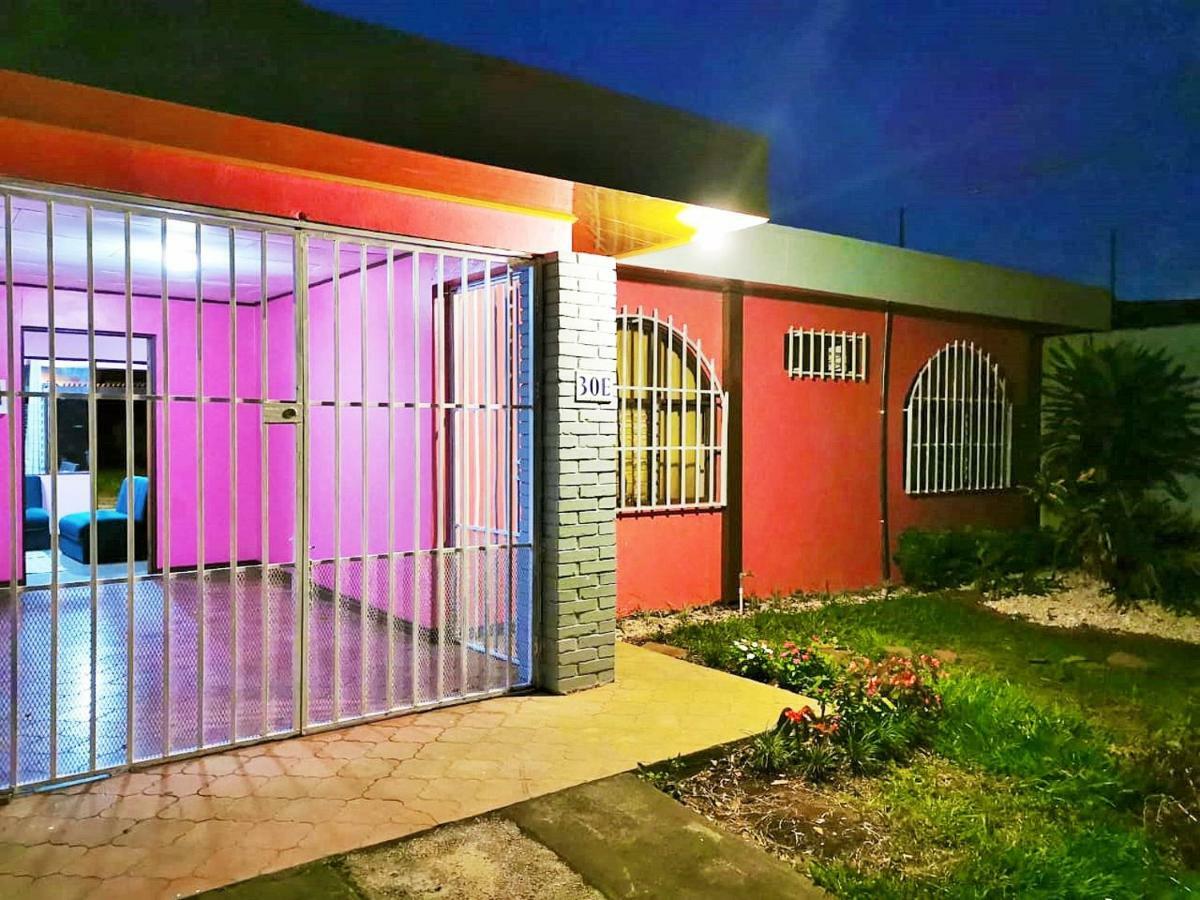 Airport Traveler'S Home Alajuela Dış mekan fotoğraf