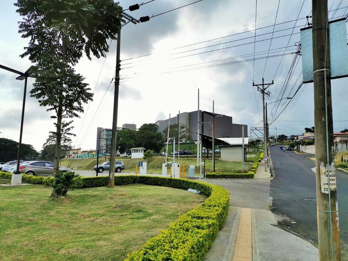 Airport Traveler'S Home Alajuela Dış mekan fotoğraf